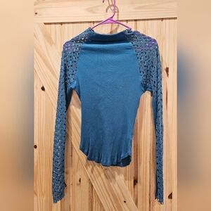 Source Unknown Teal Ribbed Top with Lace Crochet Sleeves